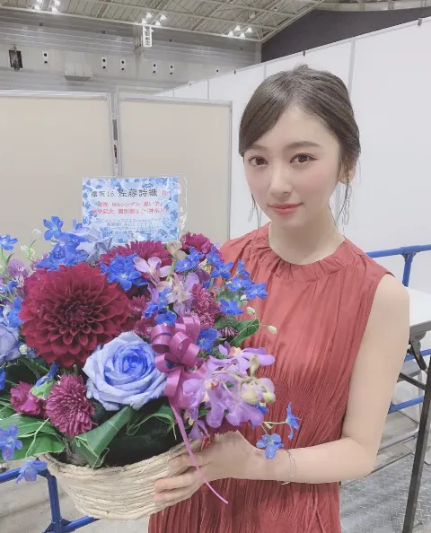 佐藤 詩織｜個握。🌈🌸🎂🎉（2019-06-04）｜9枚目