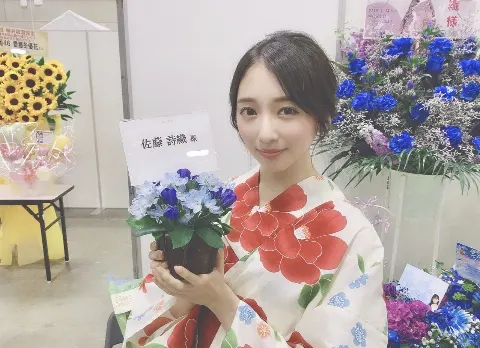 佐藤 詩織｜読売中高生新聞さん。花。（2019-07-19）｜3枚目