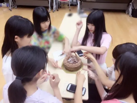 菅井 友香｜チョコレートケーキ♡（2016-10-08）｜2枚目
