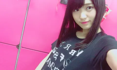 菅井 友香｜4月6日アニバーサリーライブ\ ♪♪ /（2017-04-08）｜3枚目