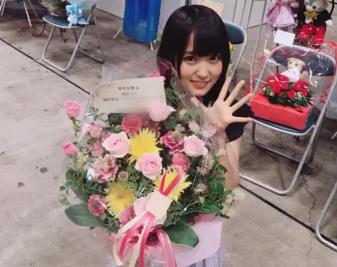 菅井 友香｜個別握手会\ ♪♪ /（2017-06-28）｜9枚目