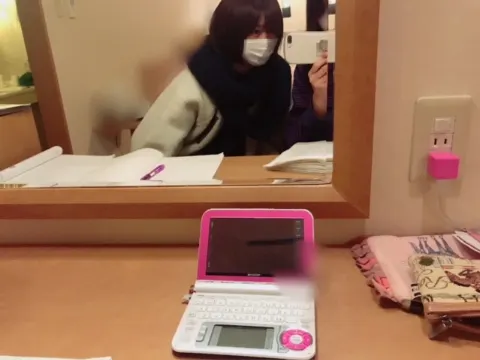 菅井 友香｜学生生活🎓（2018-03-23）｜5枚目