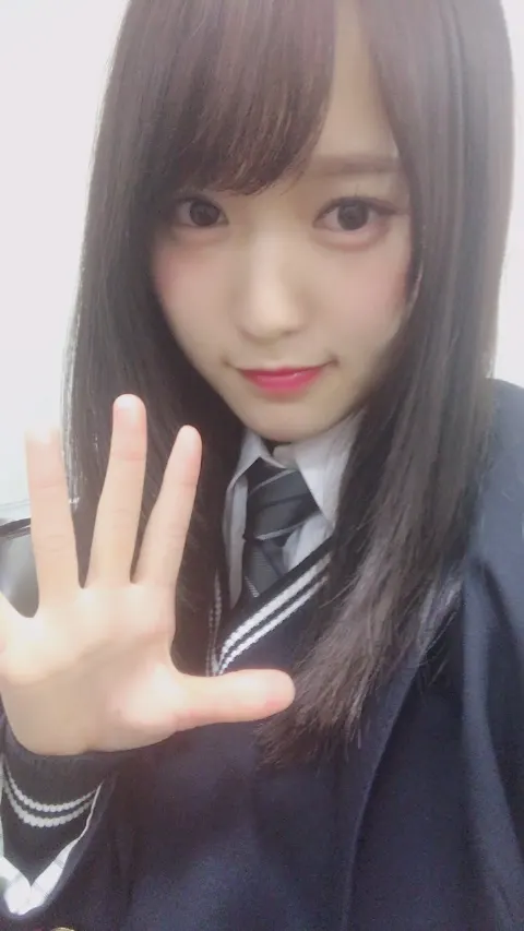 菅井 友香｜明日は握手会☺️（2018-04-21）｜4枚目