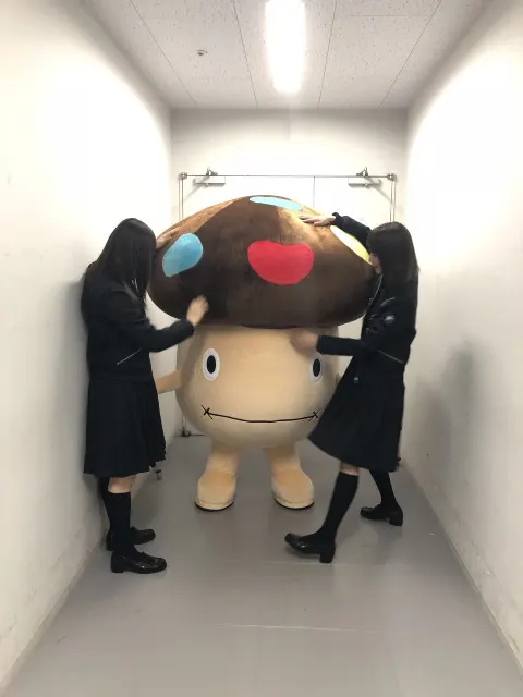 菅井 友香｜明日は握手会☺️（2018-04-21）｜3枚目