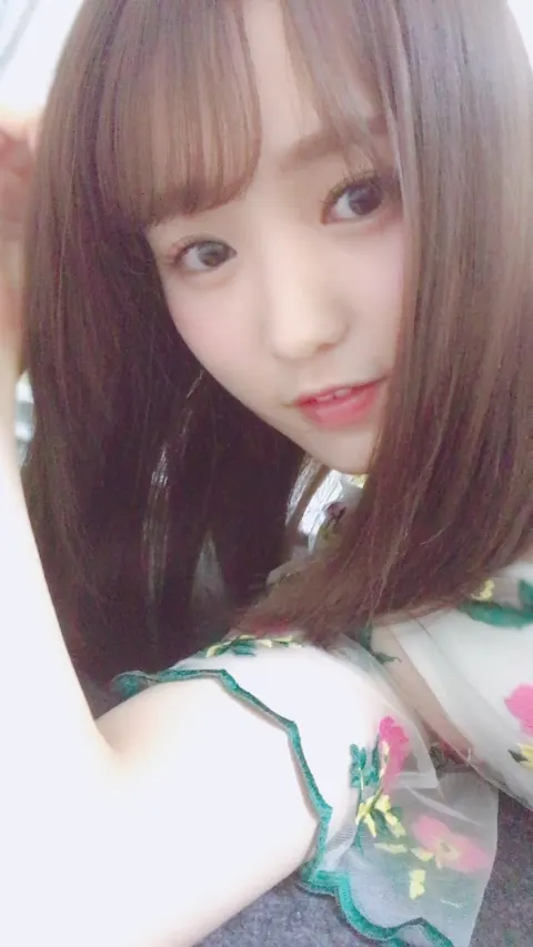 菅井 友香｜横浜個別握手会（2018-06-13）｜5枚目