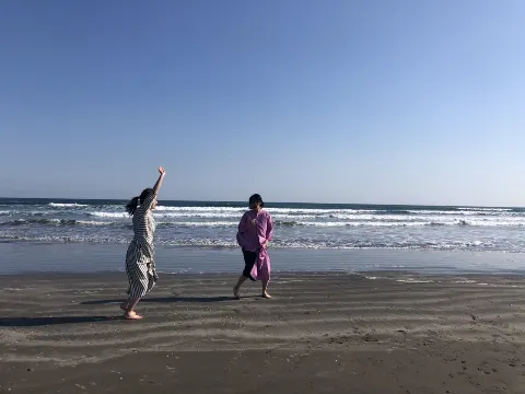 菅井 友香｜海と馬✨（2019-02-28）｜2枚目