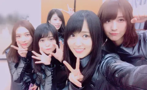 菅井 友香｜2018年（2018-01-03）｜3枚目