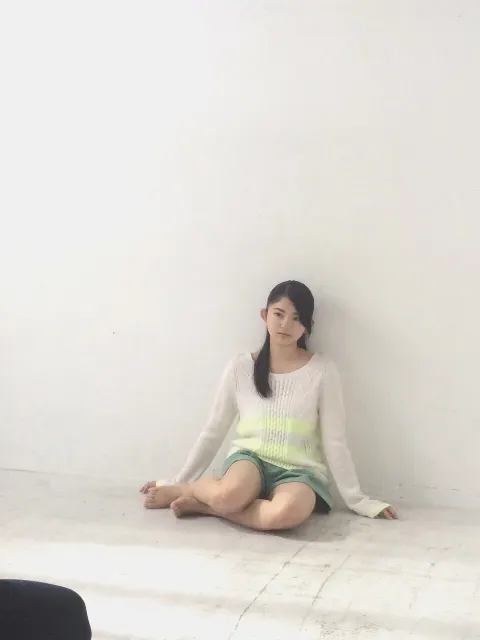 鈴本 美愉｜週刊ヤングマガジン（2016-01-26）｜2枚目