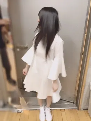 上村 莉菜｜真っ白なワンピース（2017-07-15）