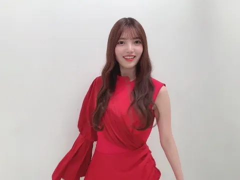 上村 莉菜｜2021年（2021-12-31）｜4枚目