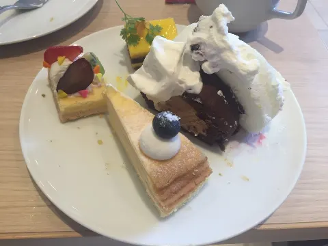 米谷 奈々未｜ケーキケーキケーキ(*´ー`*)（2015-12-25）｜5枚目