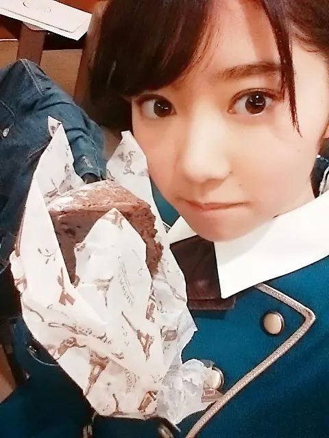米谷 奈々未｜緑で埋め尽くされた(TT)（2016-03-19）｜2枚目