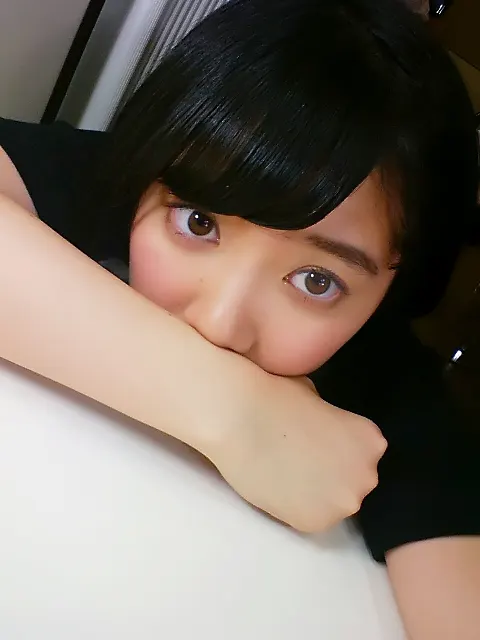 米谷 奈々未｜徳山先生とUTB(*´罒`*)（2016-05-26）｜2枚目