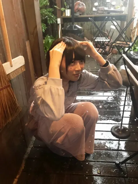 米谷 奈々未｜マガジン巻頭!嬉しい...そして、この猫の正体は?（2017-11-01）｜2枚目