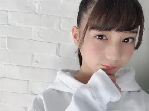 小坂 菜緒｜もう雪なんてないと思ってたけど意外と残ってた北海道にびっくり 小坂菜緒（2018-04-08）
