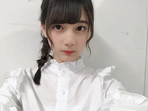 小坂 菜緒｜思ってる以上に外が暑くて着ていく服を間違ってしまった失敗談 小坂菜緒（2018-05-14）｜3枚目