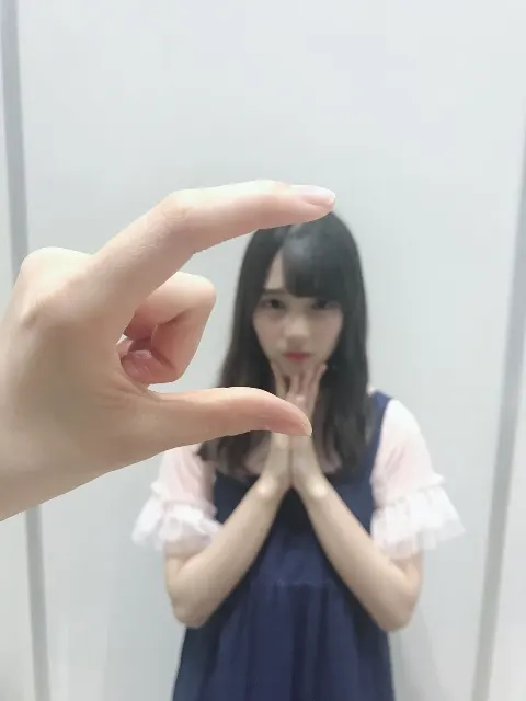 小坂 菜緒｜昔はこんな自分だったんだと思うと懐かしくなるなぁ、振り返ってみて感じることって想像以上に多い、今しか感じられないこと（2018-06-23）｜3枚目