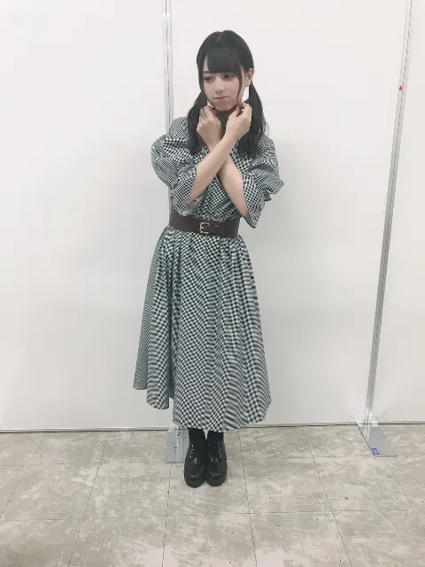 小坂 菜緒｜私は今、手元に何冊の本があるでしょう。正解は0冊です。期待させてごめんなさい、家に忘れてきました…（2018-06-28）｜6枚目