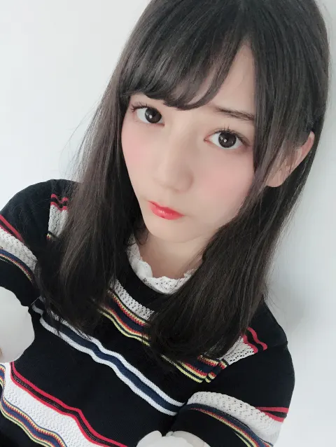 小坂 菜緒｜子供とぬり絵をしてて自信満々に塗ってたのに子供の方が上手くて…（2018-07-10）