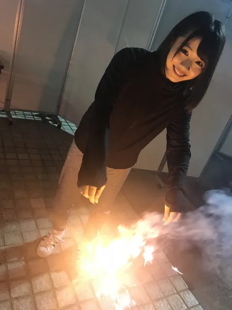 小坂 菜緒｜今日の朝洋服を決めていたらなんやねんこれ、と見た事のない袋が…（2018-07-23）｜2枚目