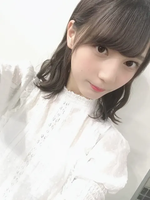 小坂 菜緒｜髪の毛を短くして洗うの楽になったと思ったら髪の毛細いのに量多…（2018-08-08）