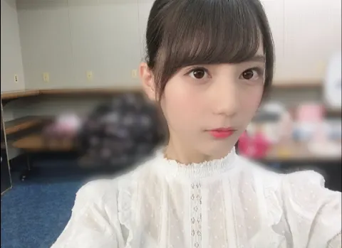 小坂 菜緒｜髪の毛を短くして洗うの楽になったと思ったら髪の毛細いのに量多…（2018-08-08）｜2枚目