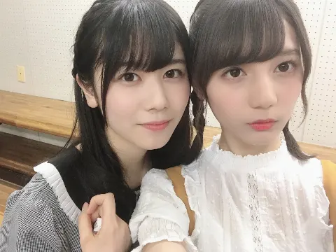 小坂 菜緒｜髪の毛を短くして洗うの楽になったと思ったら髪の毛細いのに量多…（2018-08-08）｜6枚目