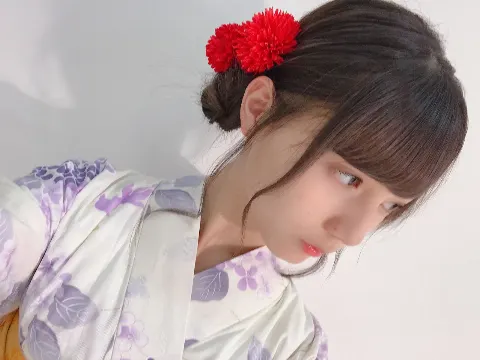 小坂 菜緒｜よし今ここにいるから電車乗ってあの駅まで行こう！と思って電車…（2018-08-29）｜5枚目