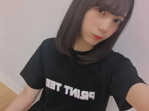小坂 菜緒｜もしも外国人に声をかけられたらって想像してて、私ならなんて言…（2018-09-03）｜2枚目