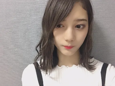 小坂 菜緒｜もしも外国人に声をかけられたらって想像してて、私ならなんて言…（2018-09-03）｜3枚目