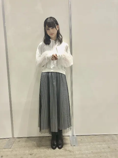 小坂 菜緒｜昨日、家族と大阪弁について話をしてたんですけど、まぁ終始爆笑…（2018-10-04）｜3枚目