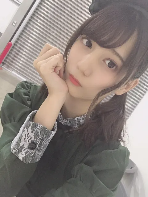 小坂 菜緒｜和菓子って美味しいですよね、私はいつも、甘いのが苦手って本当…（2018-10-17）｜7枚目