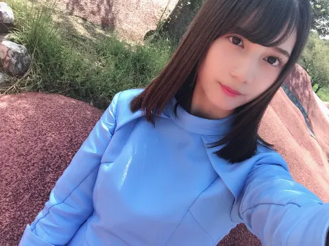 小坂 菜緒｜鮮やかな20色が混ざり合うとひらがなけやきの色になる。私は夢の水色で、、、（2018-10-25）