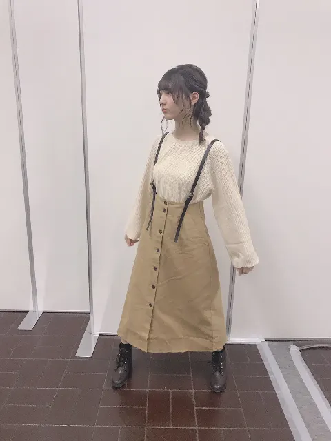 小坂 菜緒｜この時期は暖かい飲み物を飲みたくなりますよねって書きながら片…（2018-11-14）｜5枚目