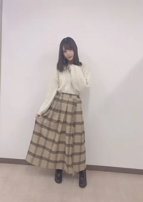小坂 菜緒｜最近家に帰るとすぐにベッドへダイブする生活をしています。そし…（2018-11-22）