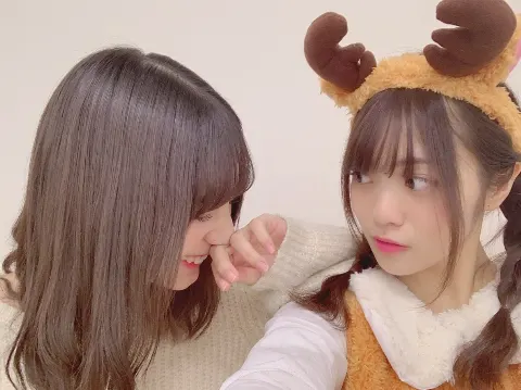 小坂 菜緒｜最近家に帰るとすぐにベッドへダイブする生活をしています。そし…（2018-11-22）｜5枚目