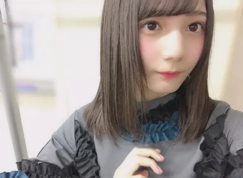 小坂 菜緒｜ようやく寒くなってきて私の好きな季節がやってきました。東京で…（2018-12-05）｜4枚目