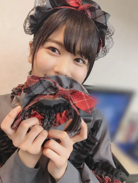 小坂 菜緒｜去年の今日には東京は雪降ってましたが、まだ降ってませんね、冬…（2018-12-28）｜7枚目