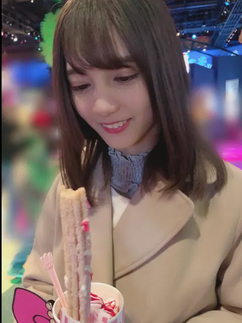 小坂 菜緒｜ある日、ホットチョコレートを飲んだんですけど。私は別に甘党じ…（2019-01-06）｜4枚目