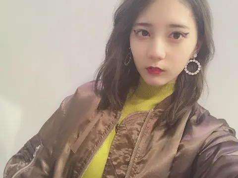 小坂 菜緒｜たまたま何も無い日が出来て、あれこれ買わなきゃ行けないものが…（2019-01-14）｜2枚目