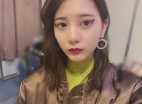 小坂 菜緒｜たまたま何も無い日が出来て、あれこれ買わなきゃ行けないものが…（2019-01-14）｜3枚目