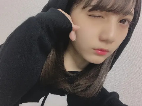小坂 菜緒｜生まれ変わります。（2019-02-13）｜2枚目