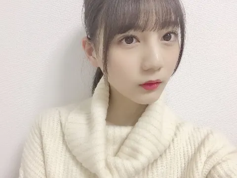 小坂 菜緒｜雨が好きで、学校の帰りとか傘を持っててもわざと濡れて帰ったり…（2019-02-24）