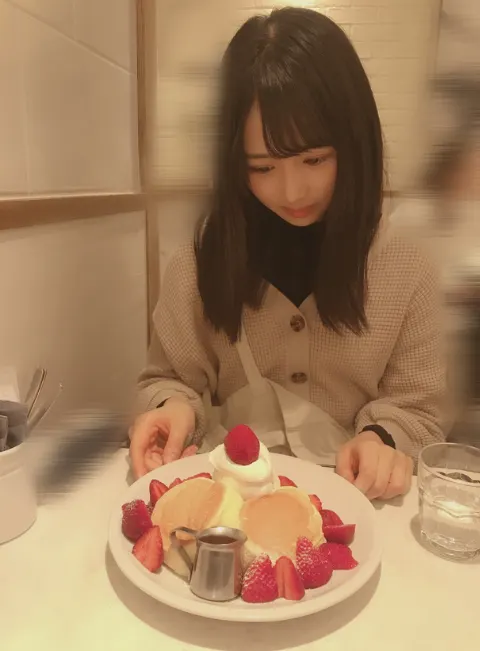 小坂 菜緒｜映画にハマり出すと、ほんとに抜けられないんですよね。今、すご…（2019-04-02）｜7枚目