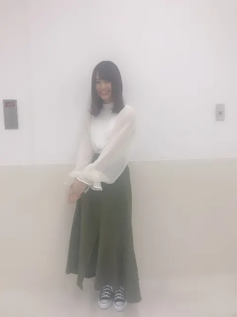 小坂 菜緒｜この暖かい気温と風に吹かれると、何だか懐かしい気持ちになりま…（2019-04-13）｜7枚目