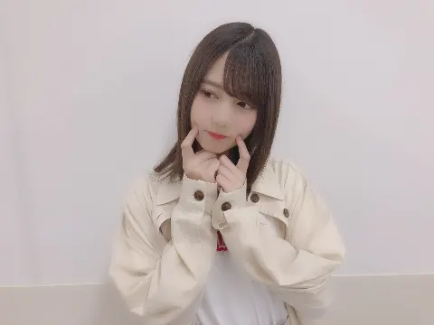 小坂 菜緒｜この暖かい気温と風に吹かれると、何だか懐かしい気持ちになりま…（2019-04-13）｜8枚目
