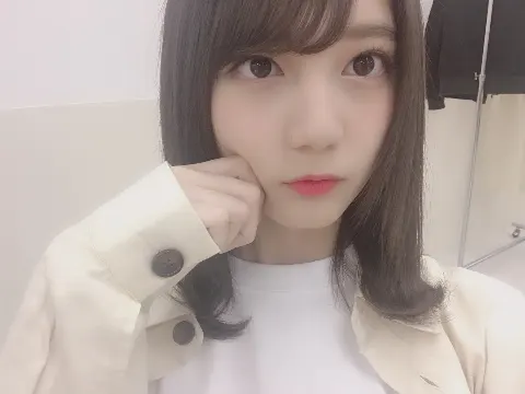 小坂 菜緒｜朝のニュースを見て今日の曜日を知る毎日。今日の朝もテレビを見…（2019-05-04）
