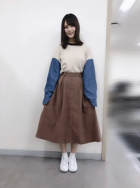 小坂 菜緒｜朝のニュースを見て今日の曜日を知る毎日。今日の朝もテレビを見…（2019-05-04）｜2枚目