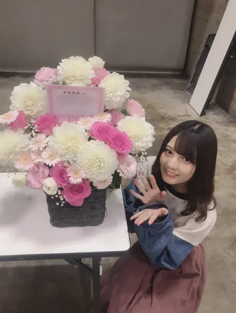 小坂 菜緒｜朝のニュースを見て今日の曜日を知る毎日。今日の朝もテレビを見…（2019-05-04）｜3枚目