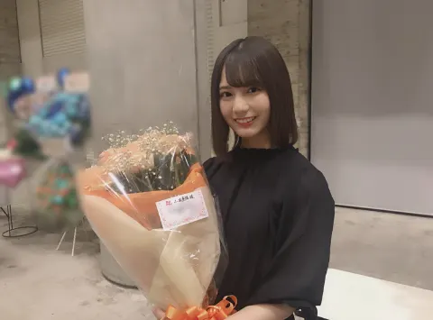 小坂 菜緒｜やっと外に出れたと思ったら、やっぱり嫌になって10分でその場…（2019-05-08）｜6枚目